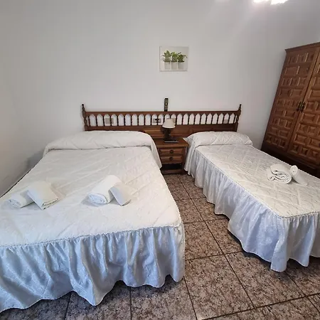 Pension-restaurante Vilaboa 招待所 *